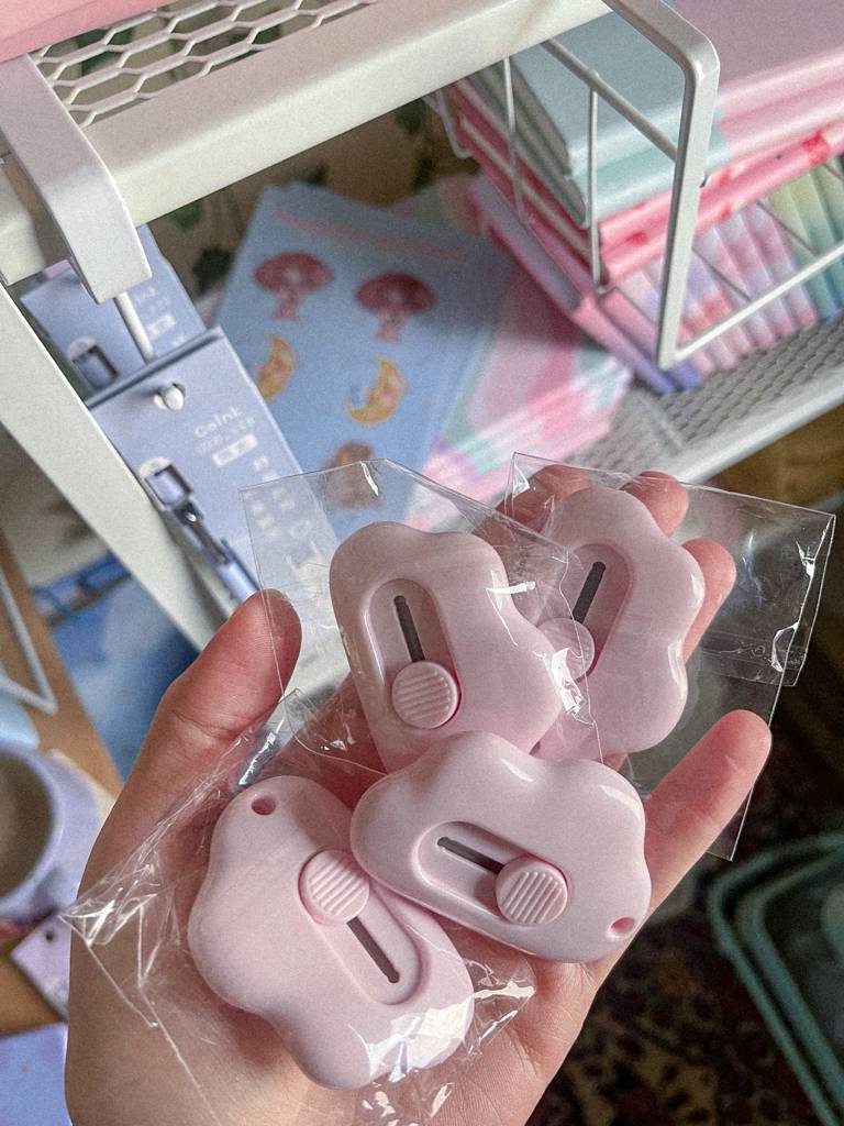 ✨☁ مشرط لطيف على شكل غيمة