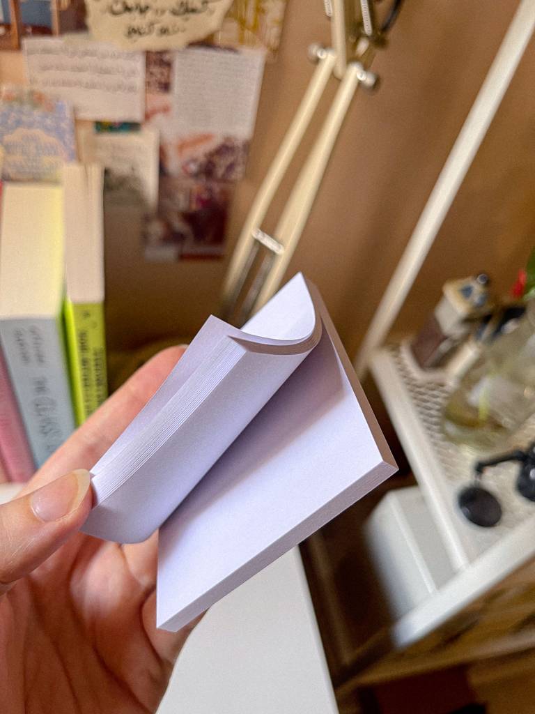 ​📃​ستيكي نوتس بيضاء بتصاميم مختلفة