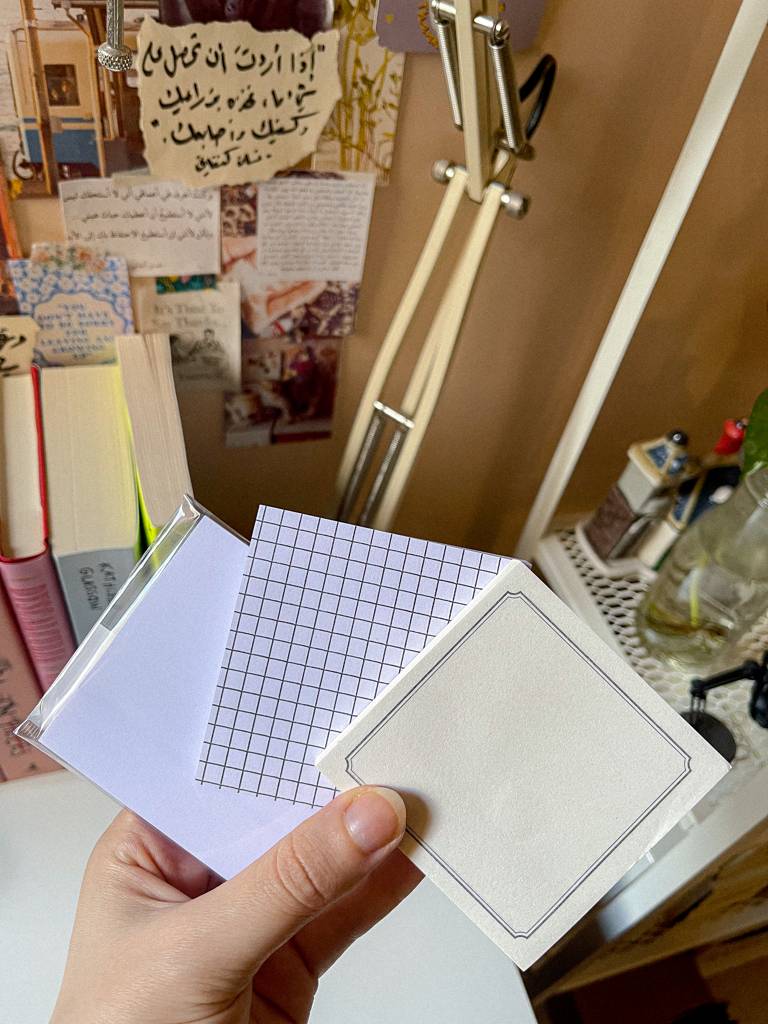 ​📃​ستيكي نوتس بيضاء بتصاميم مختلفة