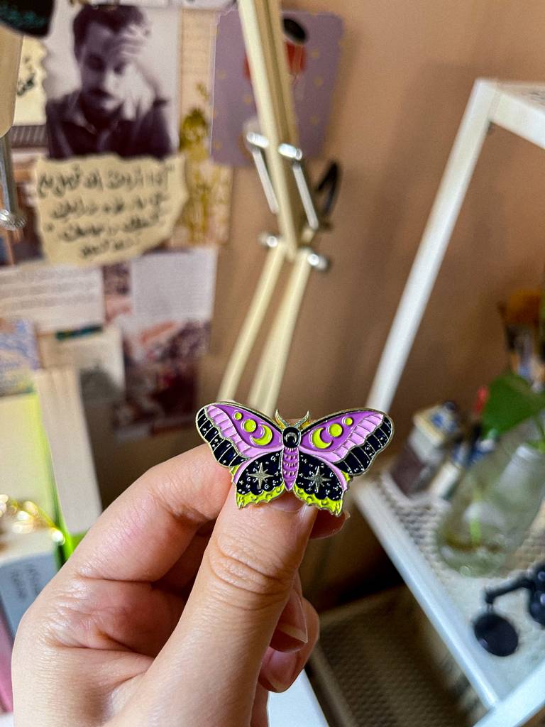 ​🦋​دبابيس فراشات بألوان جذابة