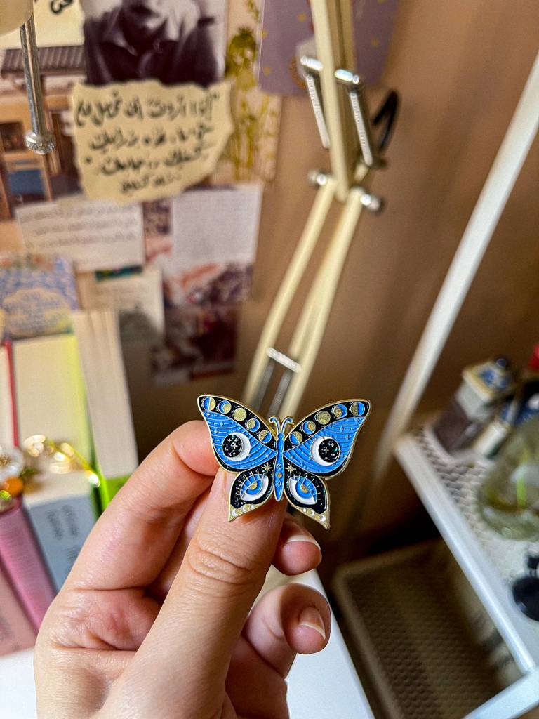 ​🦋​دبابيس فراشات بألوان جذابة