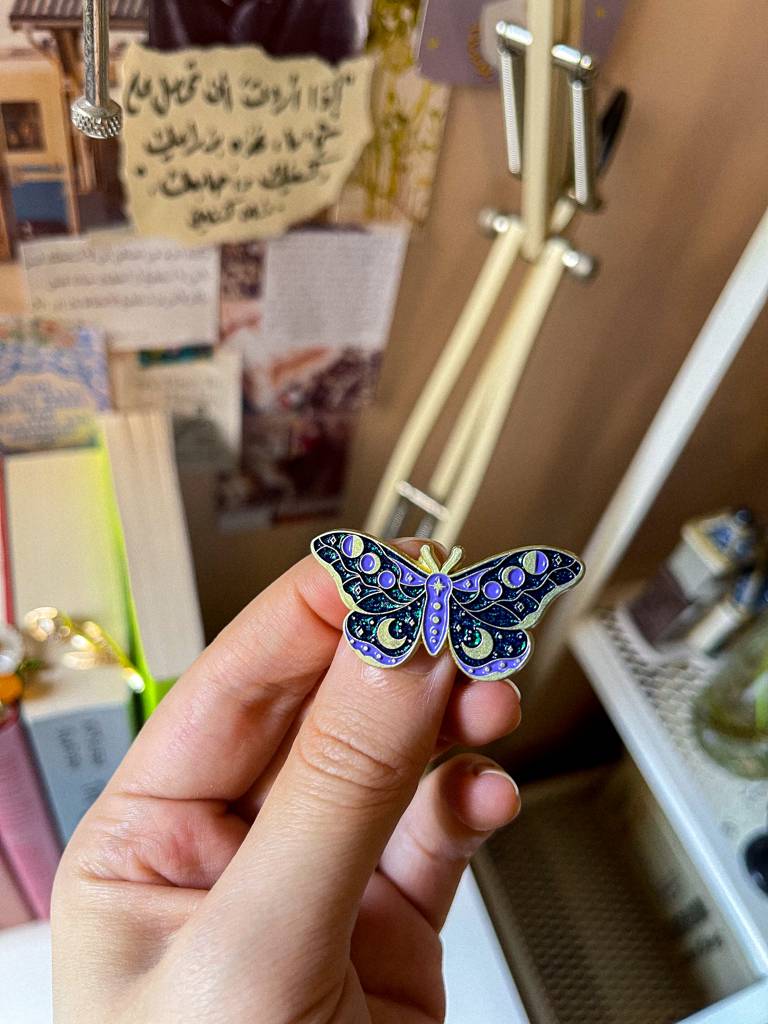 ​🦋​دبابيس فراشات بألوان جذابة