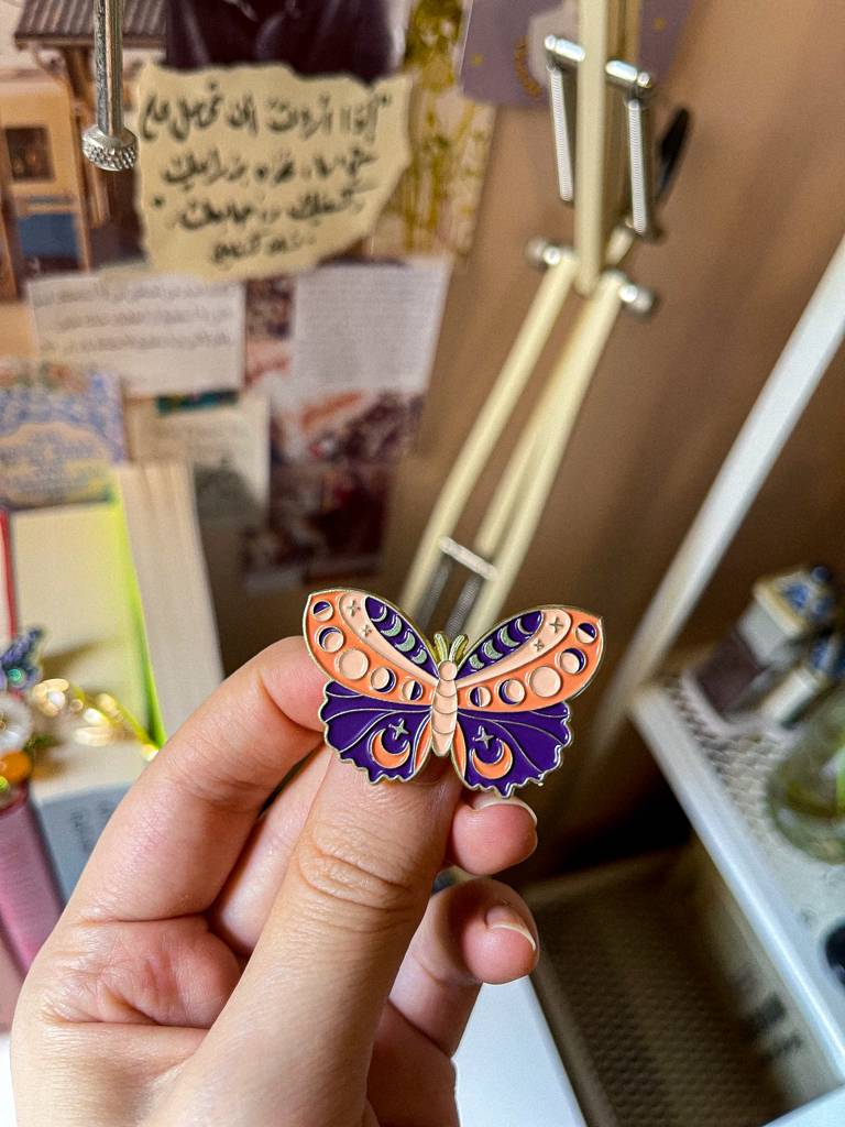​🦋​دبابيس فراشات بألوان جذابة