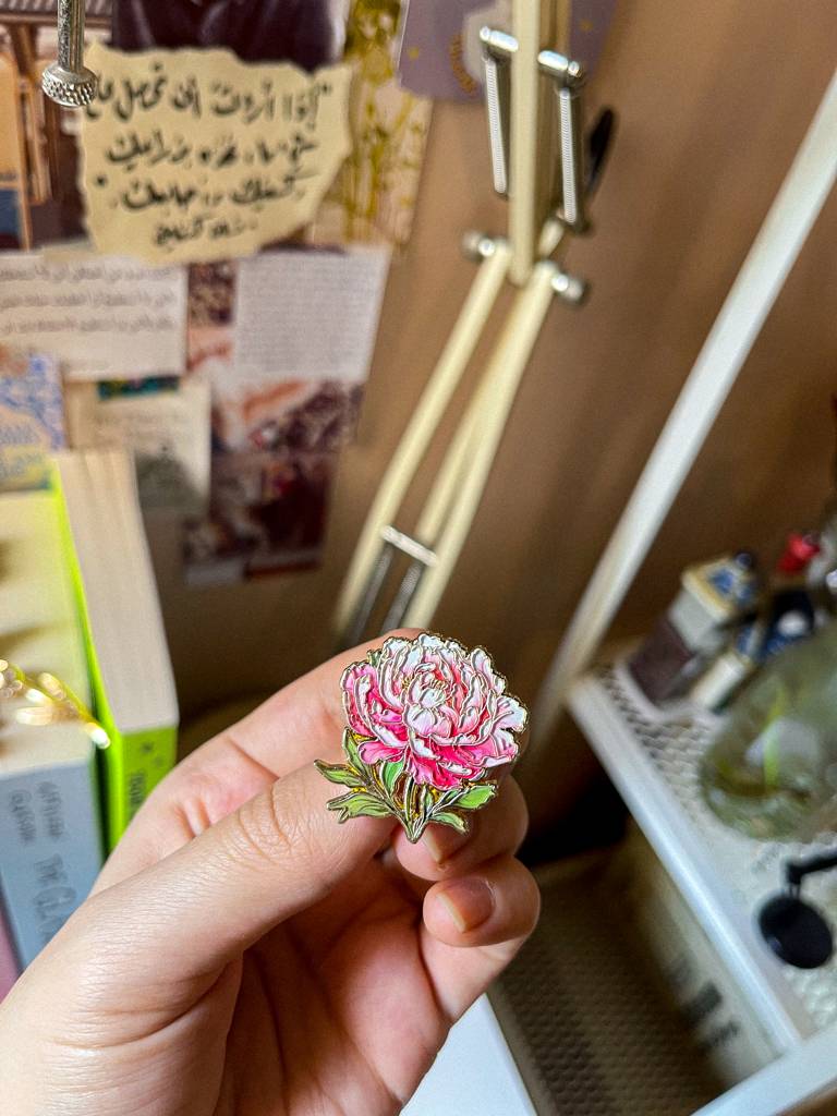 ​🌺​دبوس وردة الفاوانيا