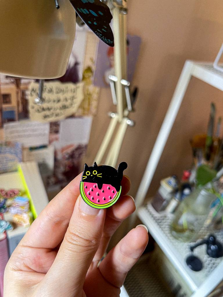 ​🍉​🐈‍⬛ ​دبوس قطة وبطيخ