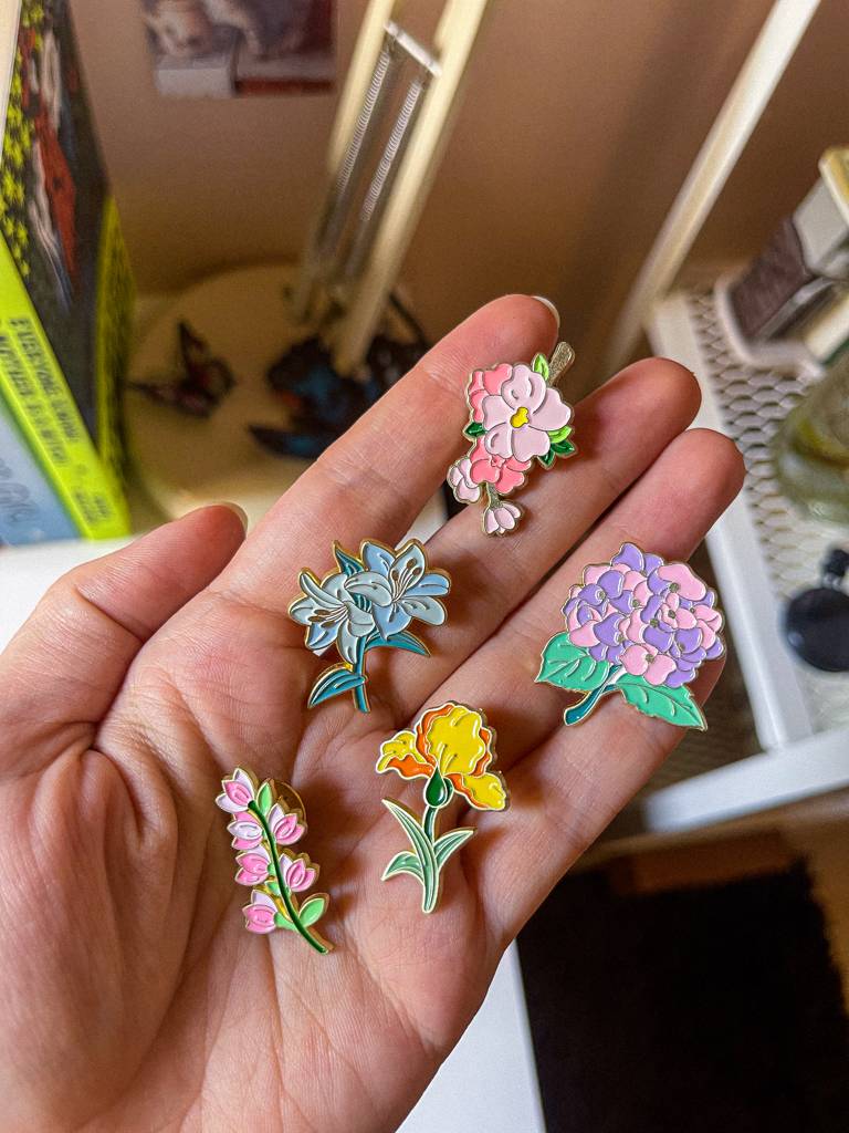 ​💐​دبابيس ورد مشكّل