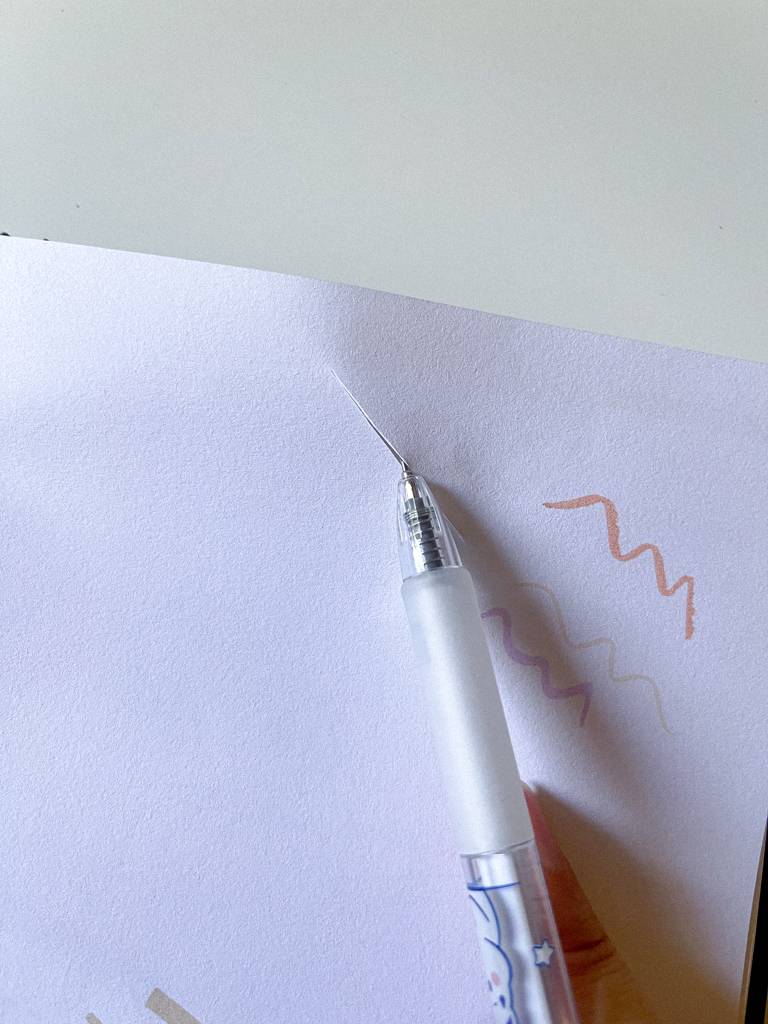 ​🤍​قلم مشرط لطيف