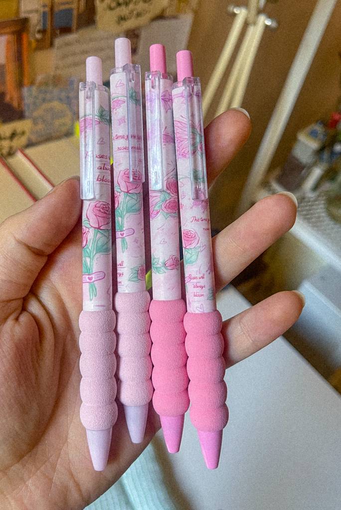 ​🌷​أقلام ورد حبر اسود