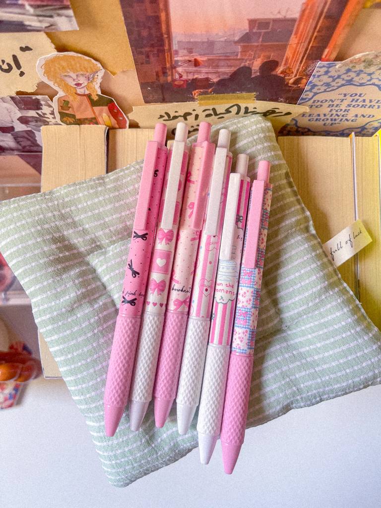 🎀​أقلام ببيونات حبر أسود