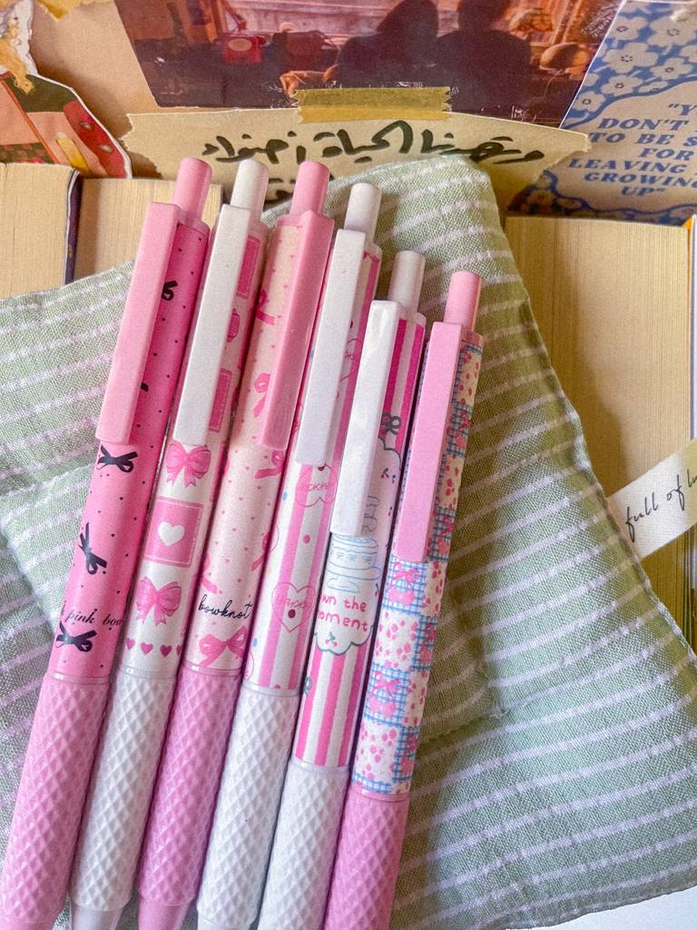 🎀​أقلام ببيونات حبر أسود