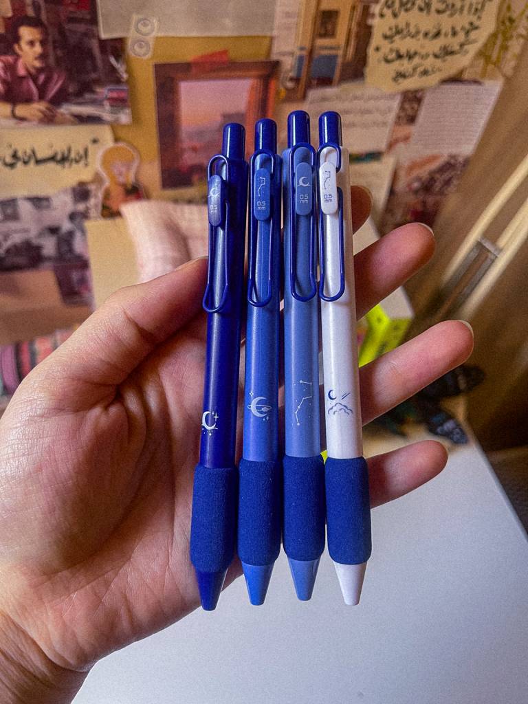 ​🌌​🌙​أقلام القمر حبر أسود