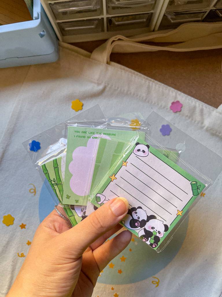 🐼ستيكي نوتس الباندا اللطيفة