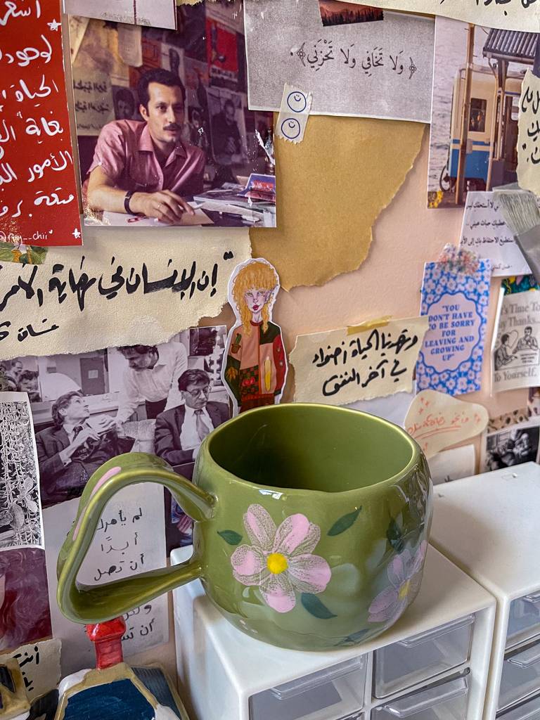 💖🌺كوب ورد هاندميد بتصميم غريب