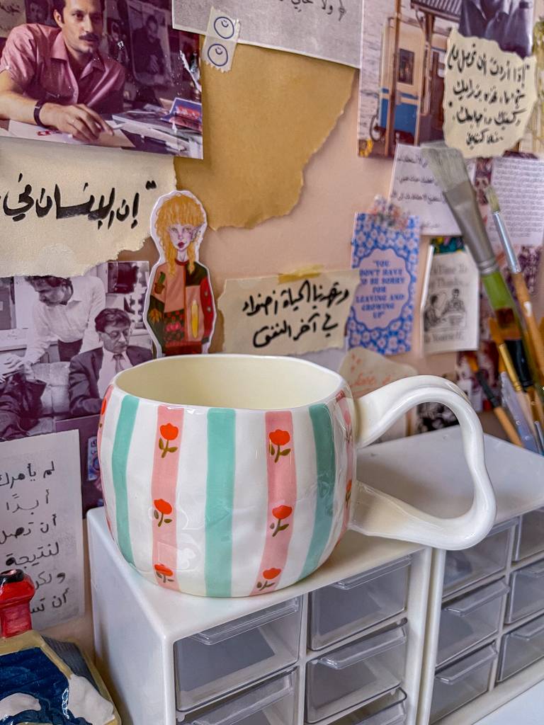 💖🌺كوب ورد هاندميد بتصميم غريب