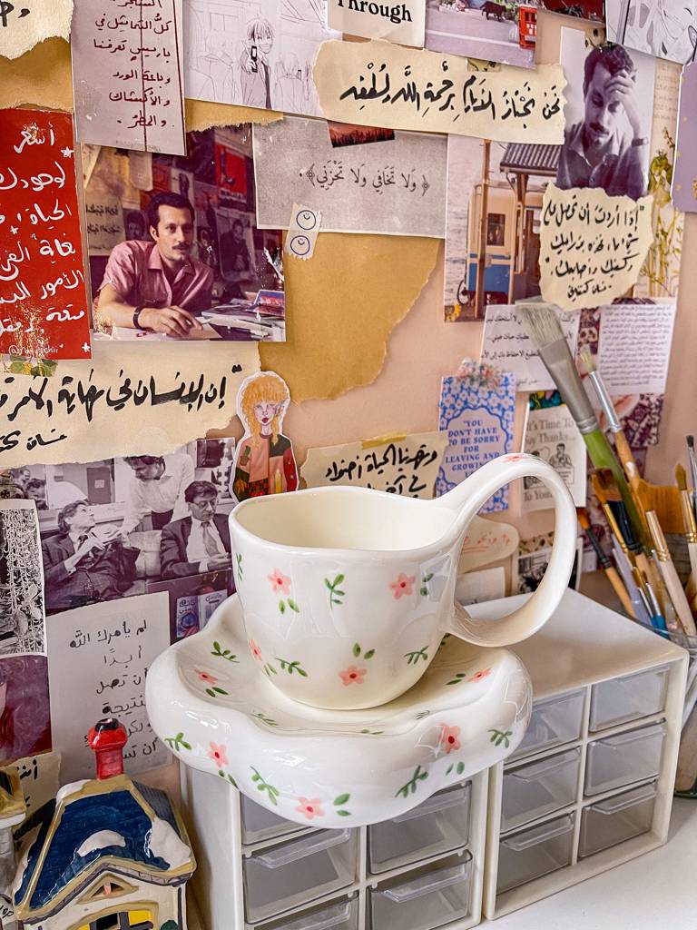 🌿🌸كوب ورد مع صحن منفوخ