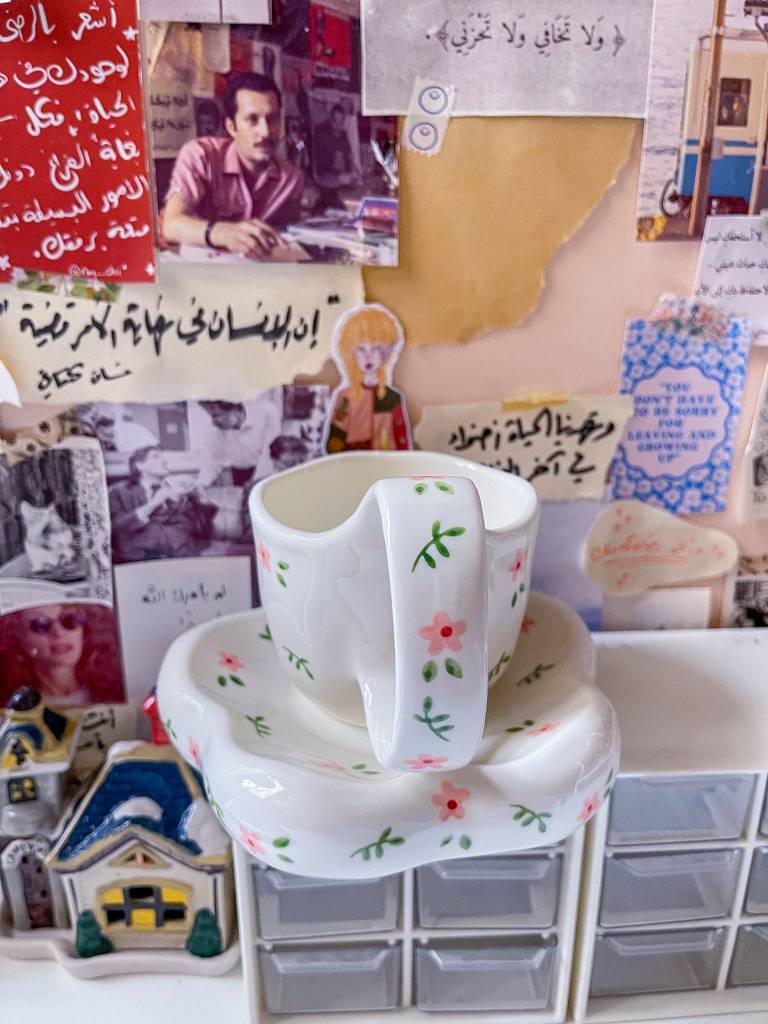 🌿🌸كوب ورد مع صحن منفوخ
