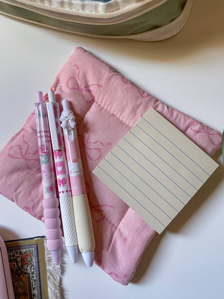 مجموعة اقلام زهري باستيل مع ستيكي نوتس